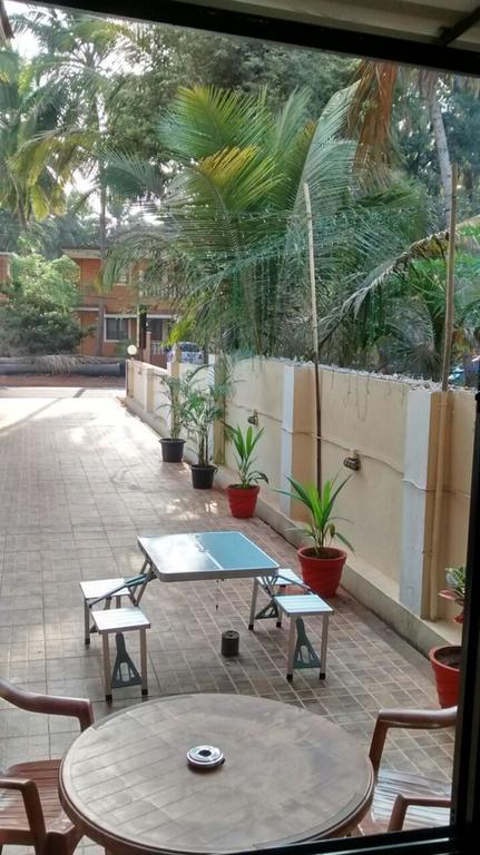 Ocean Crest Hotel Colva Exterior foto