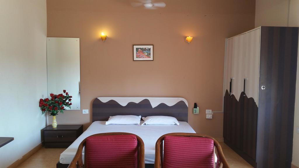 Ocean Crest Hotel Colva Exterior foto